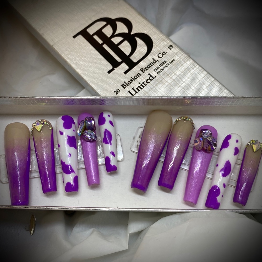 ✨ Press On Nails (Reusable) DIY Kit